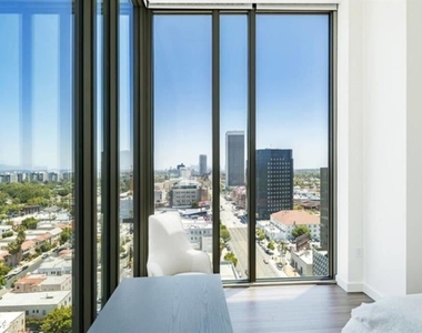 6245 Wilshire Blvd Apt 512 - Photo Thumbnail 9