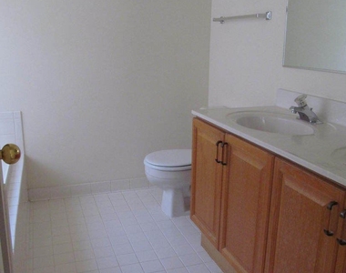 7433 Gillingham Row - Photo Thumbnail 10