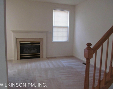 7433 Gillingham Row - Photo Thumbnail 5