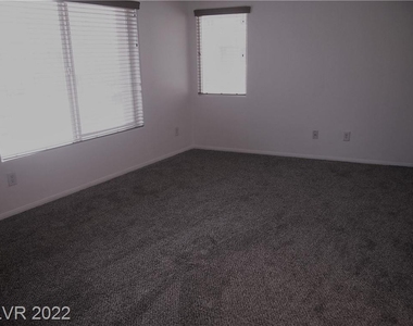 9262 Lapeer Street - Photo Thumbnail 18