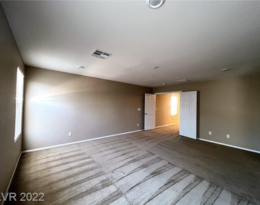 7540 Slipper Orchid Street - Photo Thumbnail 15