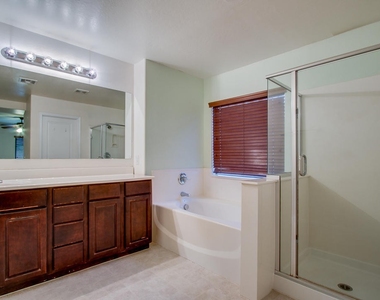 3805 E Santa Fe Lane - Photo Thumbnail 16