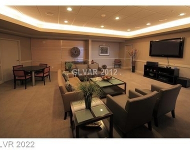 200 West Sahara Avenue - Photo Thumbnail 4