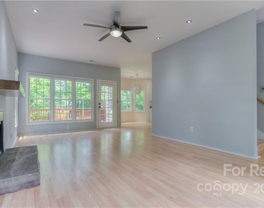 2857 Windsor Chase Drive - Photo Thumbnail 9