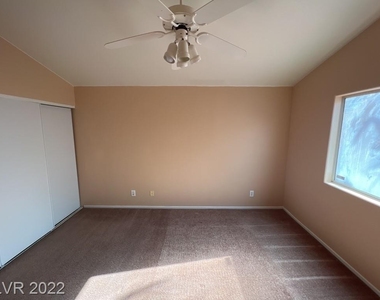 2760 Wild Cactus Court - Photo Thumbnail 21