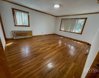 988 Westwood Road - Photo Thumbnail 4