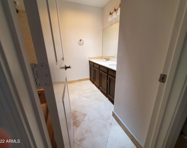 5107 E Windrose Drive - Photo Thumbnail 7