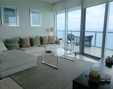 17001 Collins Ave - Photo Thumbnail 9