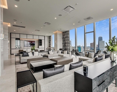 363 E Wacker Drive - Photo Thumbnail 41