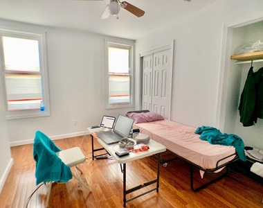 195 Webster Ave - Photo Thumbnail 7