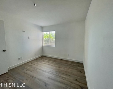 2077 Lakeridge Circle 104 - Photo Thumbnail 6