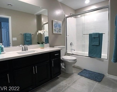 3220 Daffodil Ridge Avenue - Photo Thumbnail 10