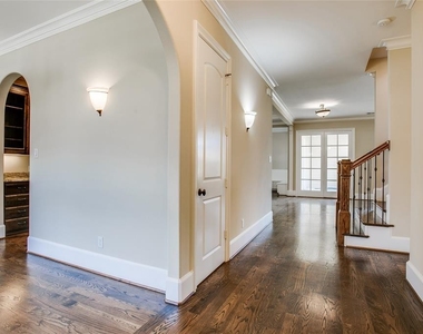 2805 Rosedale Avenue - Photo Thumbnail 3