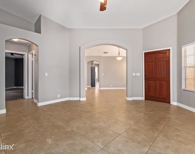 7509 W Kristal Way - Photo Thumbnail 4