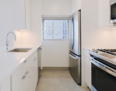 777 6th Avenue - Photo Thumbnail 48