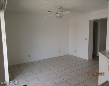 904 Sparrow Court - Photo Thumbnail 3