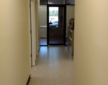 775 Bloomfield Ave - Photo Thumbnail 10