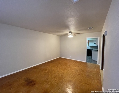 10204 Bull Run St - Photo Thumbnail 5