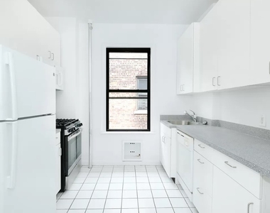 656 West 204th Street - Photo Thumbnail 3