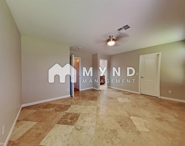 669 W Silver Reef Ct - Photo Thumbnail 9