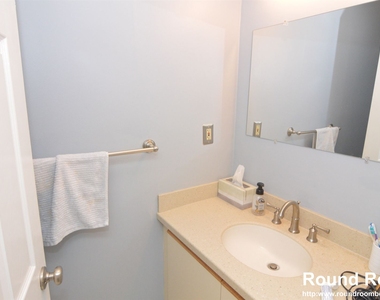 306 Tappan St # 4g - Photo Thumbnail 8