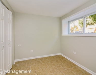 4343 W Drummond Pl - Photo Thumbnail 7