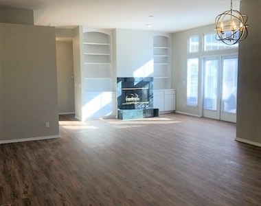 5582 N Trivium Ave - Photo Thumbnail 2