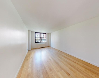 333 East 49th Street - Photo Thumbnail 2