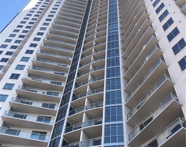 200 West Sahara Avenue - Photo Thumbnail 1