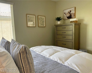 10254 Lilac Meadow Street - Photo Thumbnail 31