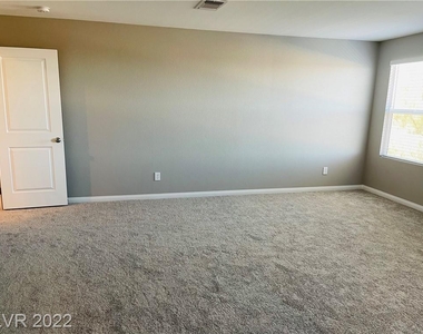 6590 Coyote Flats Court - Photo Thumbnail 21