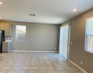 6590 Coyote Flats Court - Photo Thumbnail 10