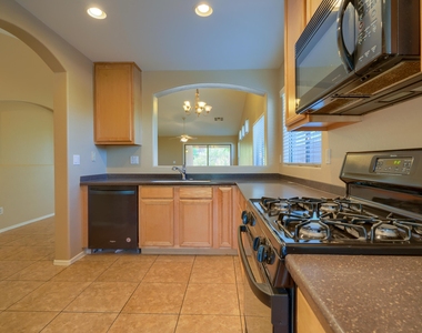 4745 E Amber Sun Drive - Photo Thumbnail 6