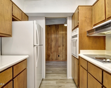 7611 N 12th Place - Photo Thumbnail 20