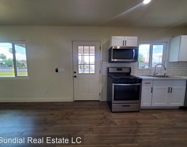 5963 W. Ocotillo Rd - Photo Thumbnail 12