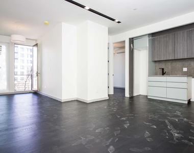 225 Winthrop Street - Photo Thumbnail 8