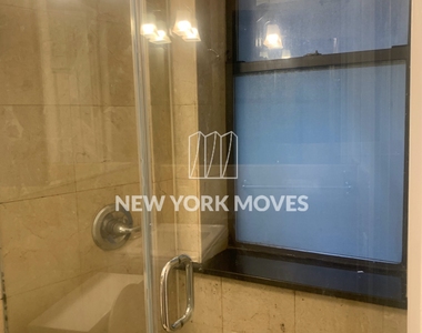 326 East 35th Street - Photo Thumbnail 3