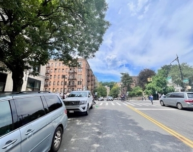 656 West 204th Street, New York, NY 10034 - Photo Thumbnail 5