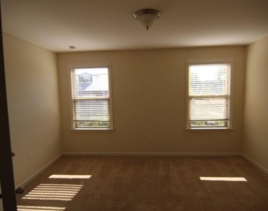 8305 Harlond Way - Photo Thumbnail 14