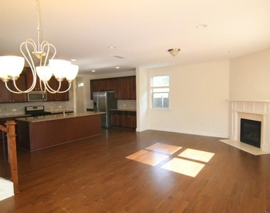 8305 Harlond Way - Photo Thumbnail 4