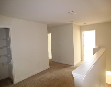 8305 Harlond Way - Photo Thumbnail 12