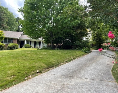 1351 Old Johnson Ferry Road Ne - Photo Thumbnail 2