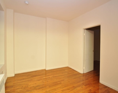 East 25th Street, Unit 5c - Photo Thumbnail 3