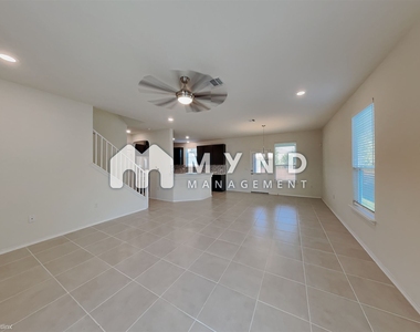 9107 Golden Leaf Dr - Photo Thumbnail 6