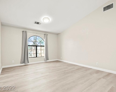 1405 Santa Margarita Street - Photo Thumbnail 2