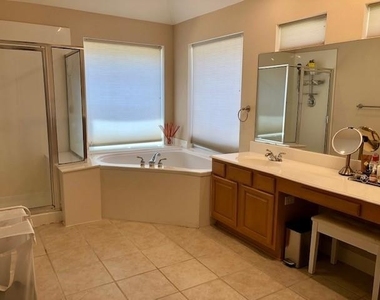 8201  Endeavor Cir - Photo Thumbnail 5