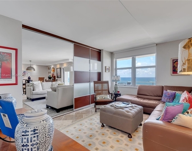 9225 Collins Ave - Photo Thumbnail 10