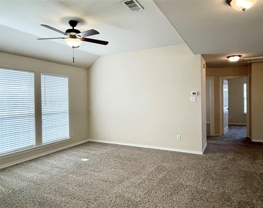 7325 Chadwick Drive - Photo Thumbnail 13