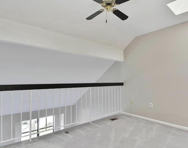 5153 King Charles Way - Photo Thumbnail 12