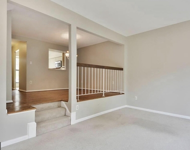 5153 King Charles Way - Photo Thumbnail 6